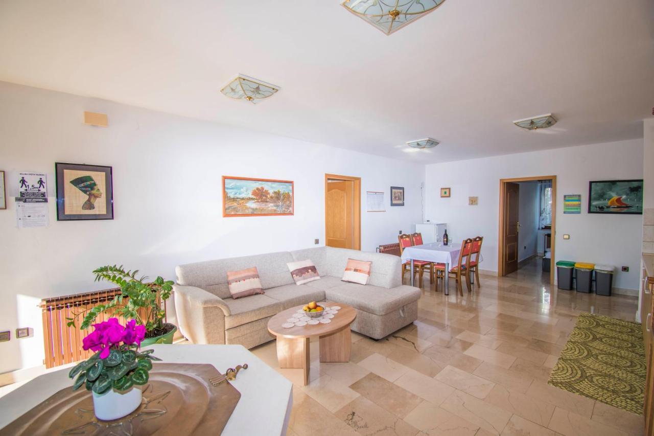 Apartments Grand & Plav In Krk Крк Экстерьер фото